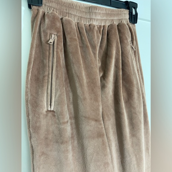 Skims Velour Tracksuit Set *note size difference* - Picture 12 of 13